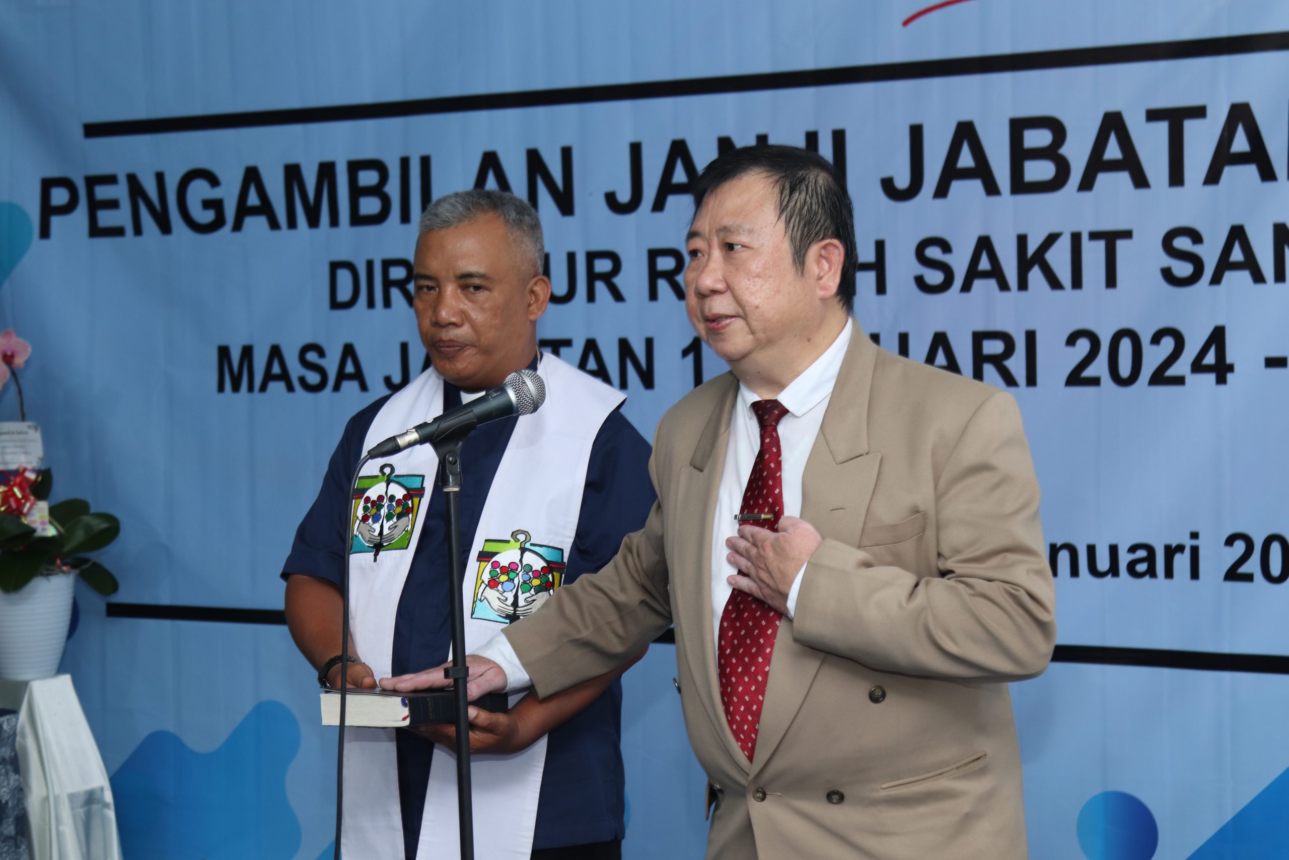 Pengambilan Janji Jabatan dan Pelantikan Direktur RS Santa Elisabeth Masa Bakti 1 Januari 2024-31 Desember 2025