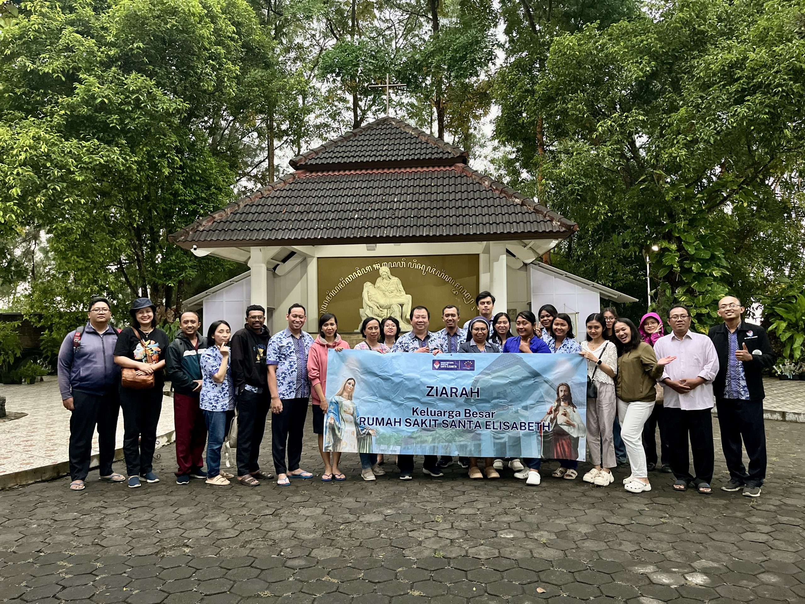 PENUTUPAN BULAN ROSARIO DI GEREJA SALIB SUCI GUNUNG SEMPU
