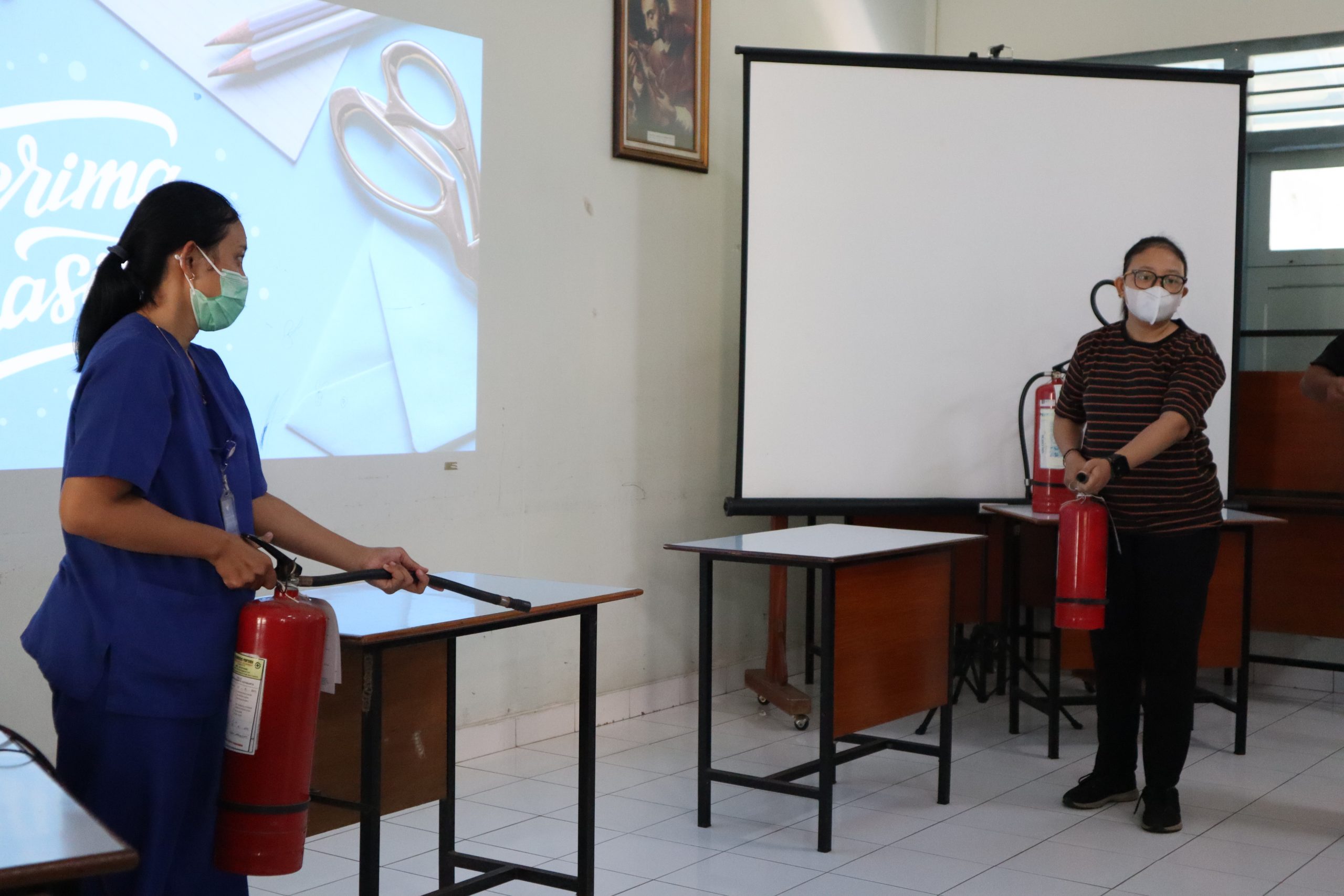 Simulasi Pemadaman Kebakaran di RS Santa Elisabeth Ganjuran: Tingkatkan Kesiapsiagaan Karyawan
